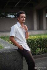 White short-sleeve shirt with woven stripe detail on chest and collar