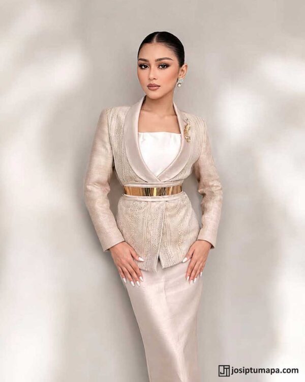 Front view of a women’s Barong Tagalog with handmade calado panels