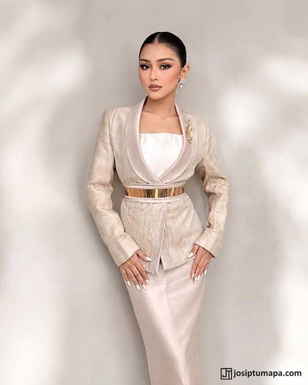 Front view of a women’s Barong Tagalog with handmade calado panels